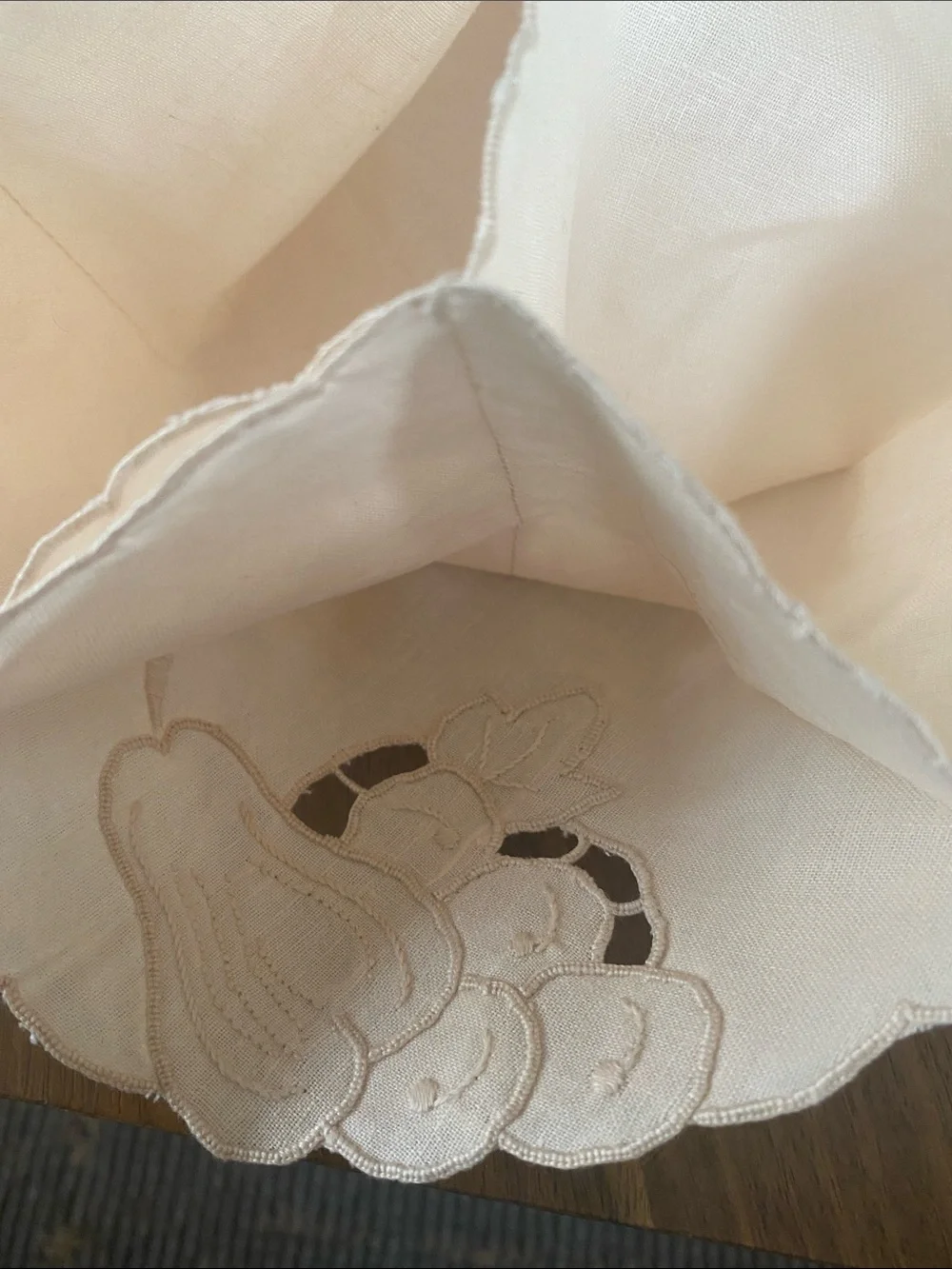 Peking NWT Vintage Cream Fabric bun warmer